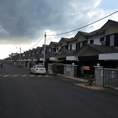 Laman Kurnia Holiday House Kota Bharu Exterior photo